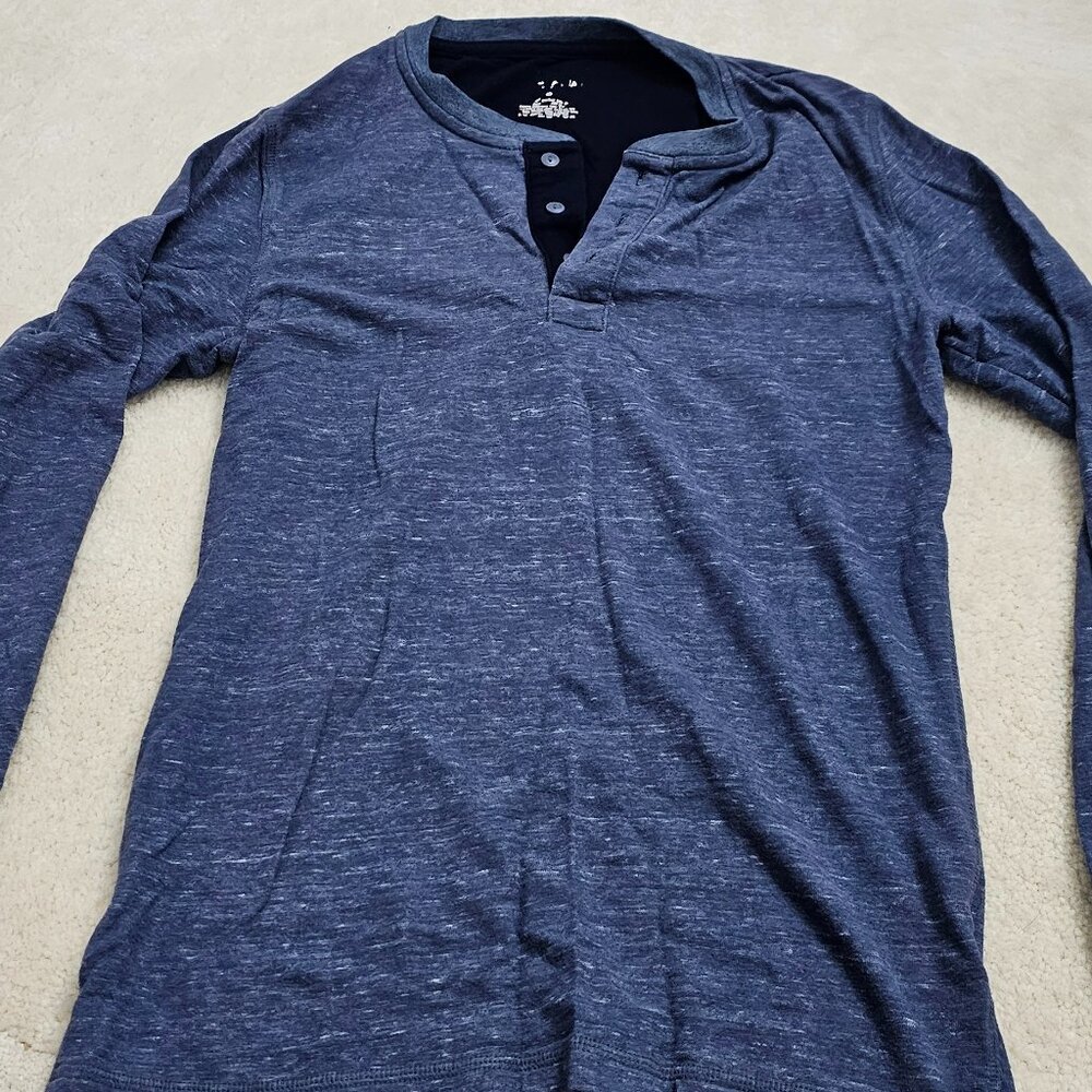 Gap Men's long sleeve shirt
